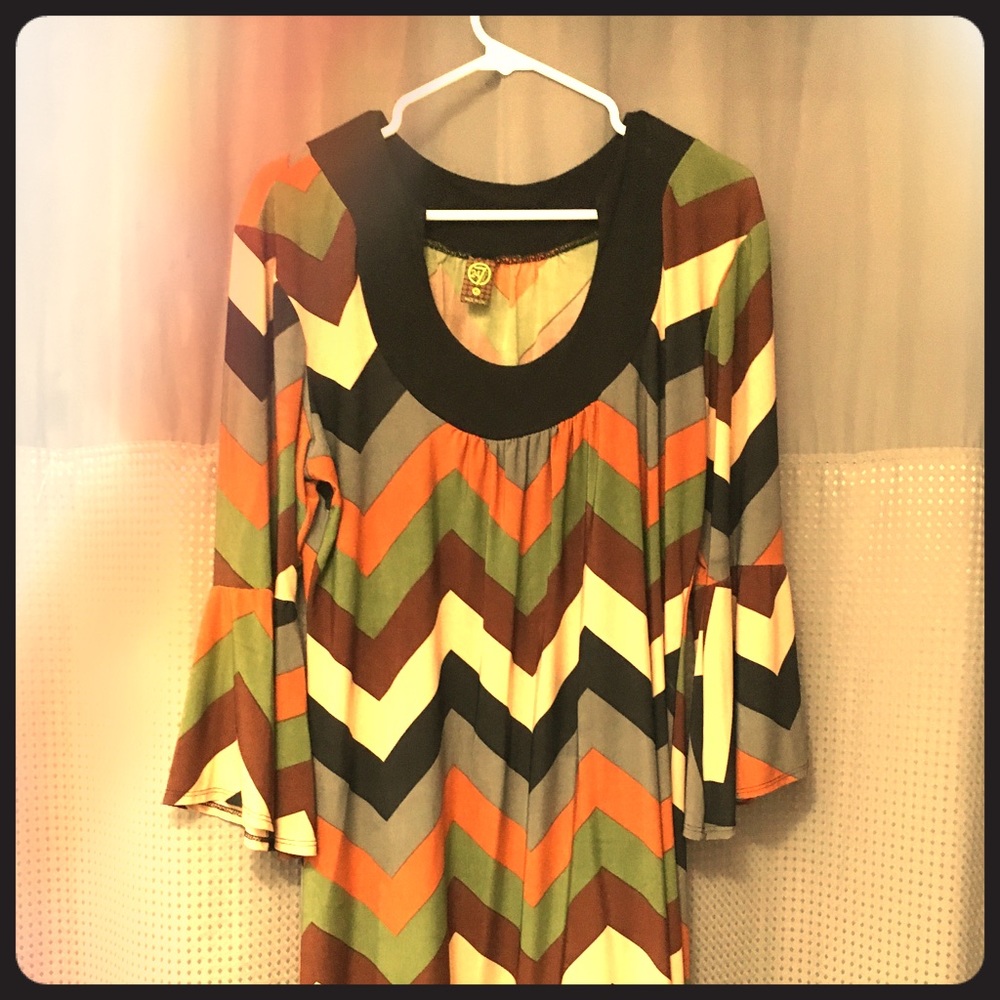 Bell sleeve tunic XL